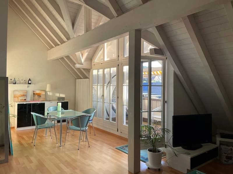 Charmante 3.5-Zimmer-Dachwohnung mit Cheminée in Bonstetten (3)