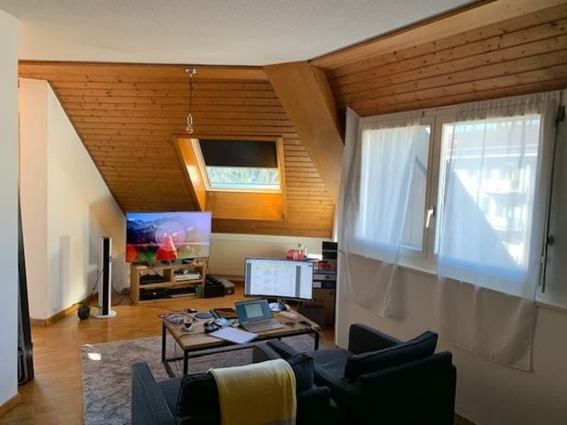 Spacieux studio à proximité de la gare avec balcon (1)