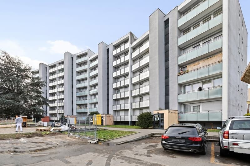 Spacieux studio entièrement rénové (1)
