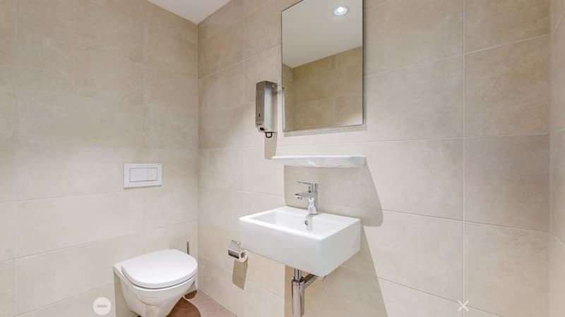 Gewerbeflaeche-in-Biel-WC.jpg