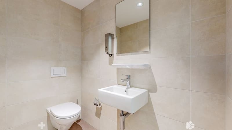 Gewerbeflaeche-in-Biel-WC.jpg