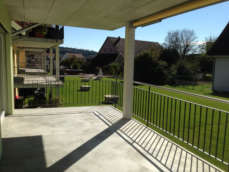 Helle 3.5-Zimmer-Wohnung mit Balkon und schöner Aussicht in Fulenbach (2)
