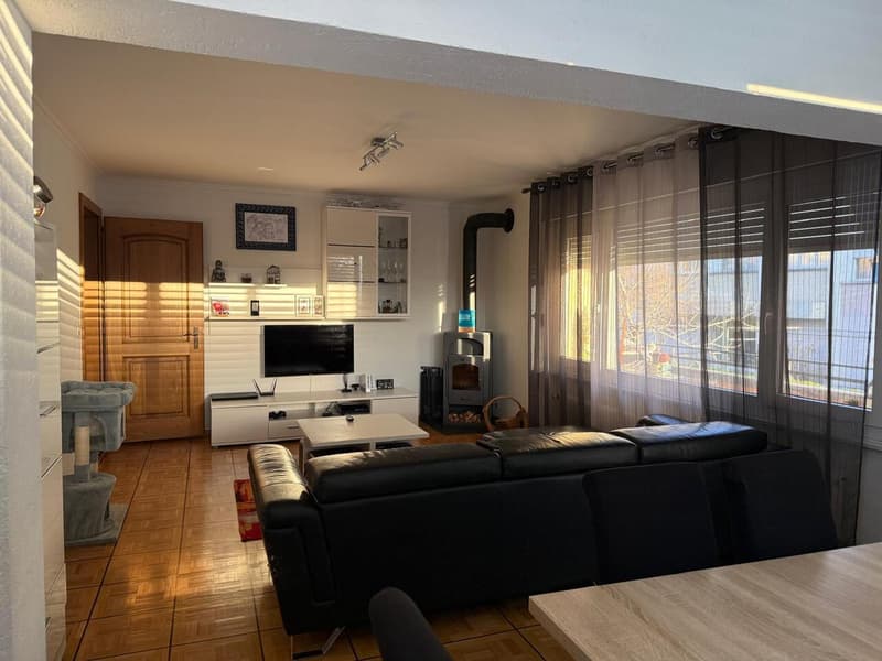 Charmant appartement 4.5 pièces avec jardin à Chippis (5)