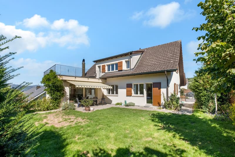 Charmantes 6.5-Zimmer-Einfamilienhaus mit Gartenoase, freistehend (3)