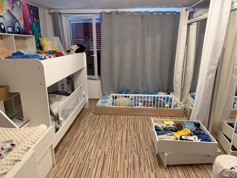 Zu vermieten in Cressier 4,5 Zimmer-Erdgeschosswohnung mit grosse Terrasse (5)