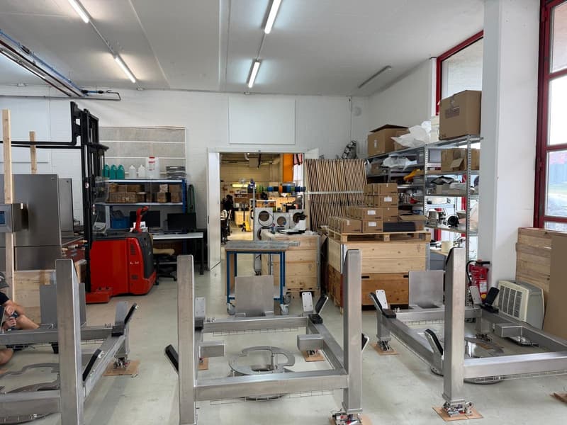 Gewerbe-/Industriewerkstatt zu vermieten (2)
