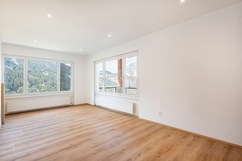 Vivere con vista panoramica. Appartamento di 4,5 locali ristrutturato di recente vicino ad Arosa (8)