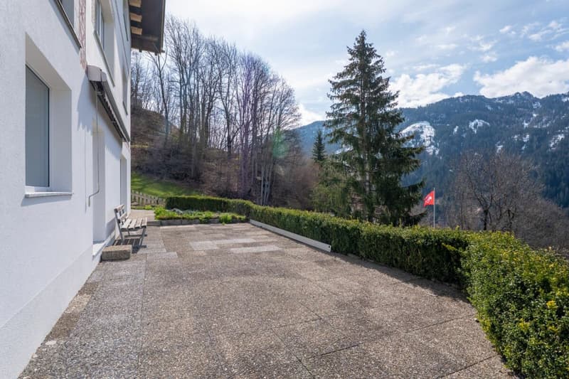 Vivere con vista panoramica. Appartamento di 4,5 locali ristrutturato di recente vicino ad Arosa (11)