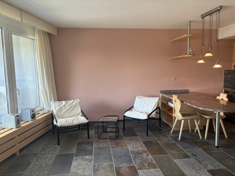 Valbella: 1.5-Zimmer-Wohnung an ruhiger Lage (1)