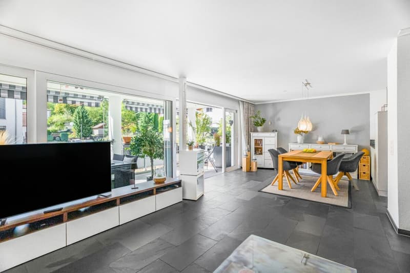 Bonaduz: Helle 4.5-Zimmer-Wohnung in grossem Balkon, Lift und eigenem Hobbyraum (1)