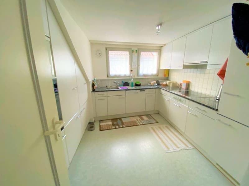Grosse 4.0-Zimmer Wohnung (5)