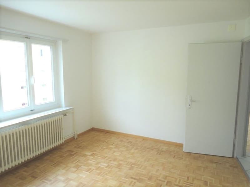 4-Zi. Wohnung, mit grossem Balkon (9)