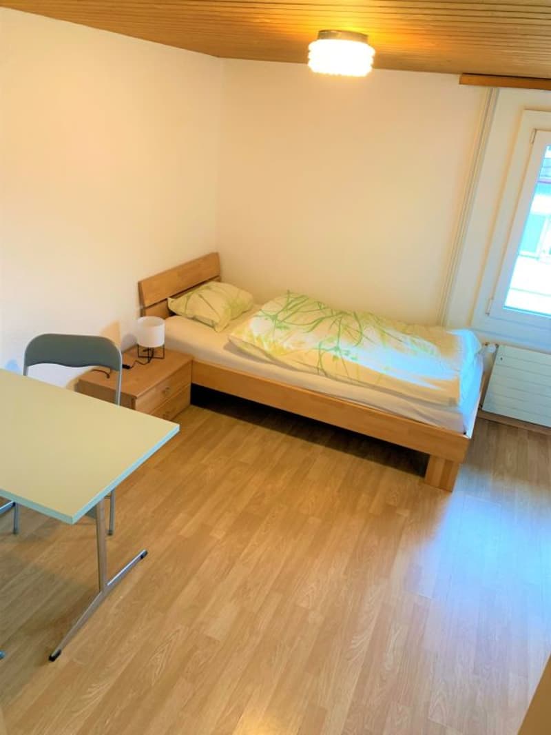 Zimmer mit Bad zu vermieten (2)