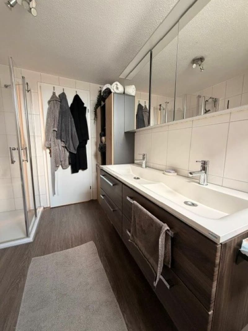 grosszügige 4 Zimmer Wohnung (8)