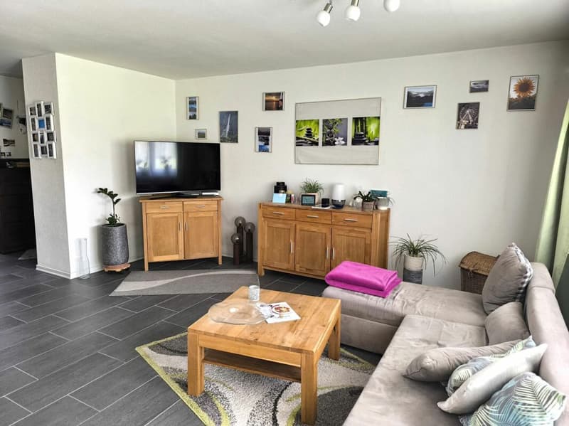 Helle 3.5Zi-Wohnung mit Balkon (1)