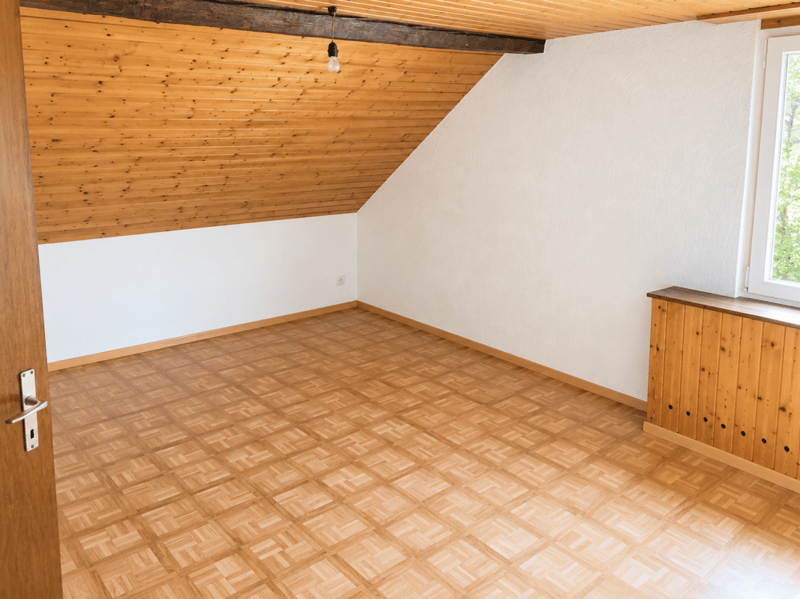 Grosszügige 3,5 Zimmer-Dachwohnung (5)