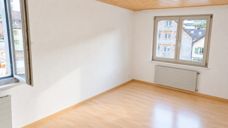 Helle und schöne 3.5 Zi-Whg. mit Balkon zu vermieten (4)
