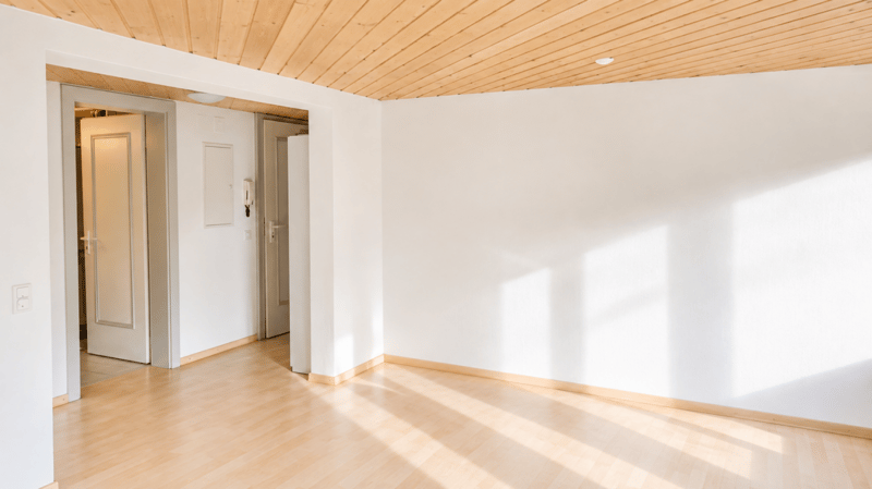 Helle und schöne 3.5 Zi-Whg. mit Balkon zu vermieten (2)