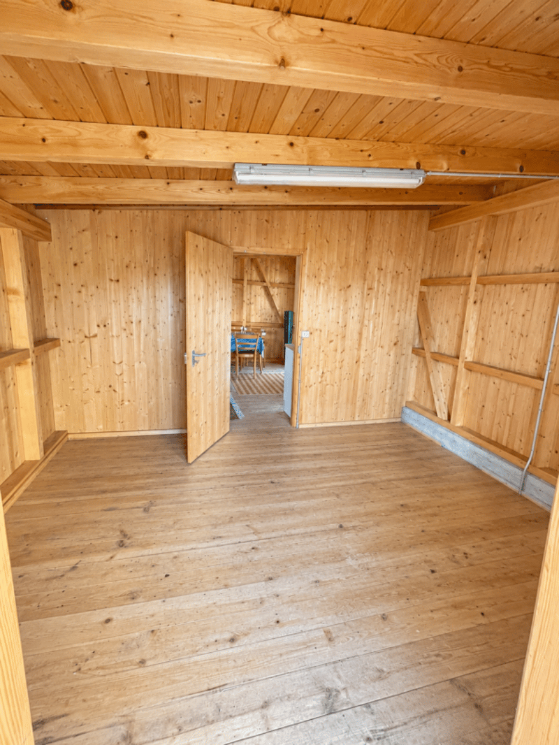 Hobby-Gartenhaus mit Beete zu vermieten (4)