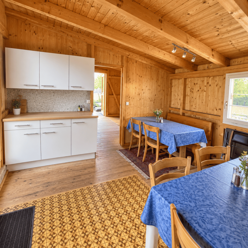 Hobby-Gartenhaus mit Beete zu vermieten (2)