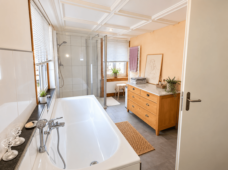 Grosszügige 4.5 Zimmer Wohnung (9)