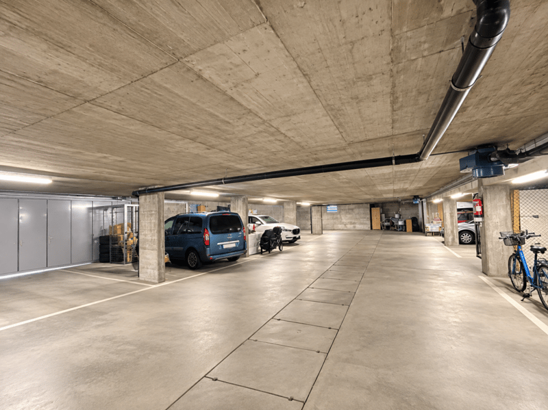 Tiefgaragen Einstellplatz zu vermieten (1)