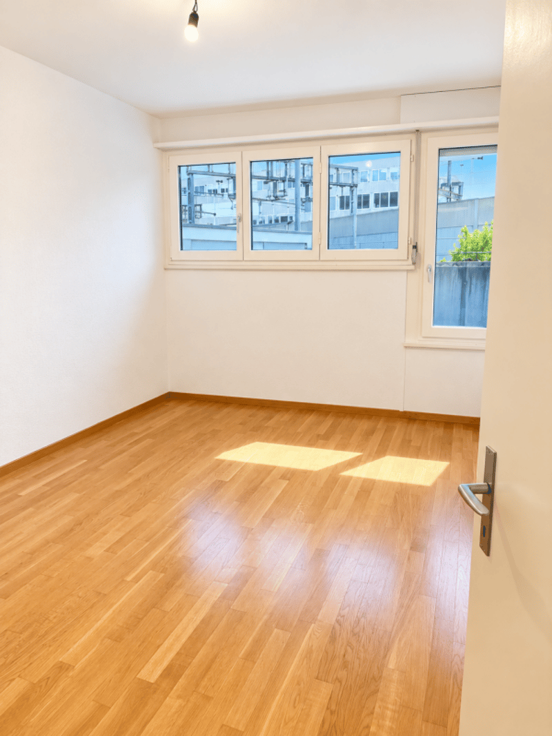 Helle und Grosszügige 4.5Zi-Wohnung (9)