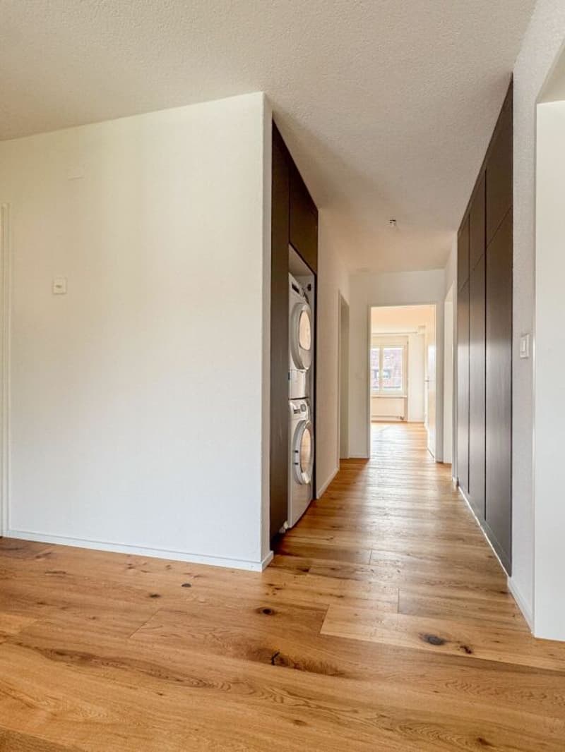 Moderne, sanierte 4.5-Zimmer-Wohnung mit Weitblick (5)