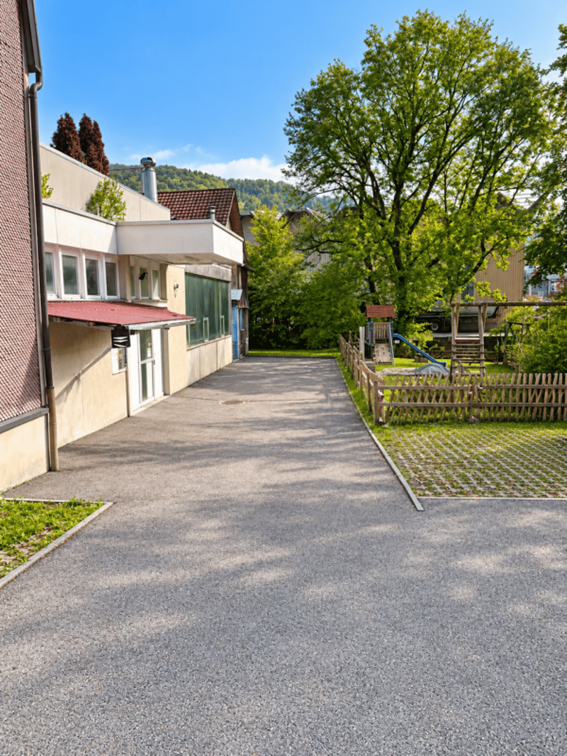 Gewerbe/Lager/Werkstatt/Atelier zu vermieten (2)