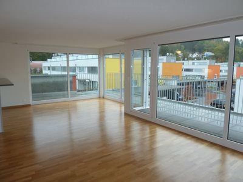 Bello appartamento 2.5 locali nel quartiere Jurablick a Ostermundigen (2)