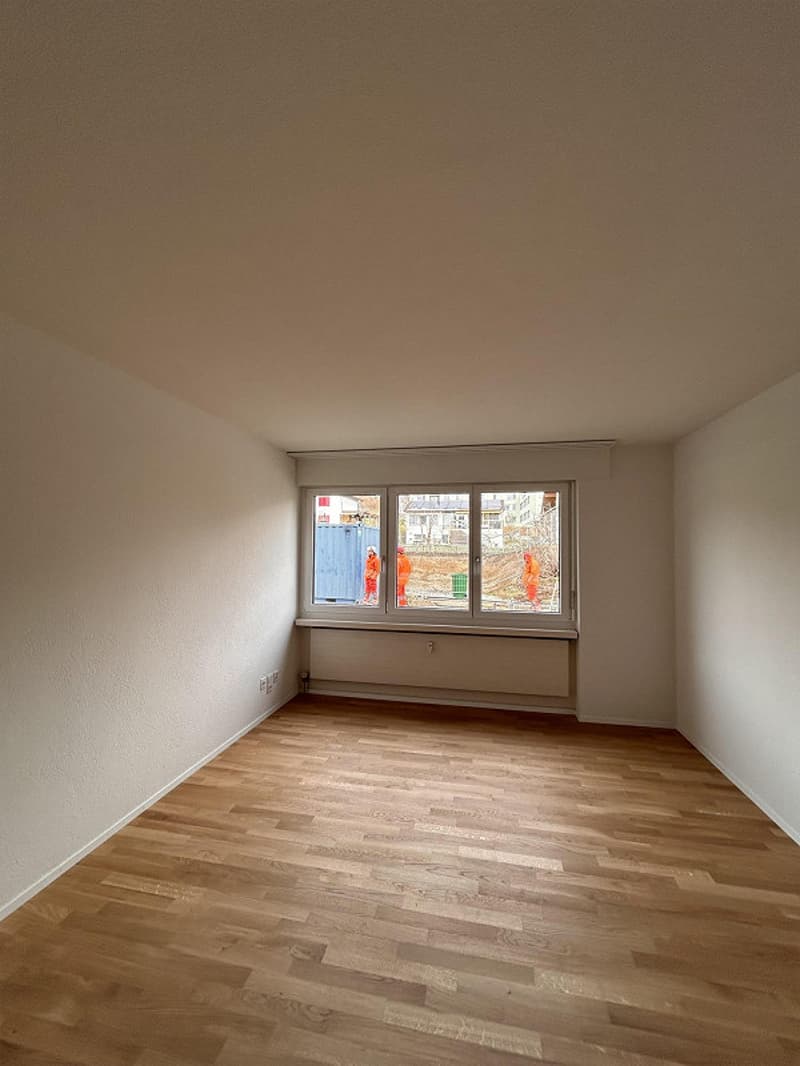 Habitation moderne dans la verdure : Première occupation après rénovation (7)