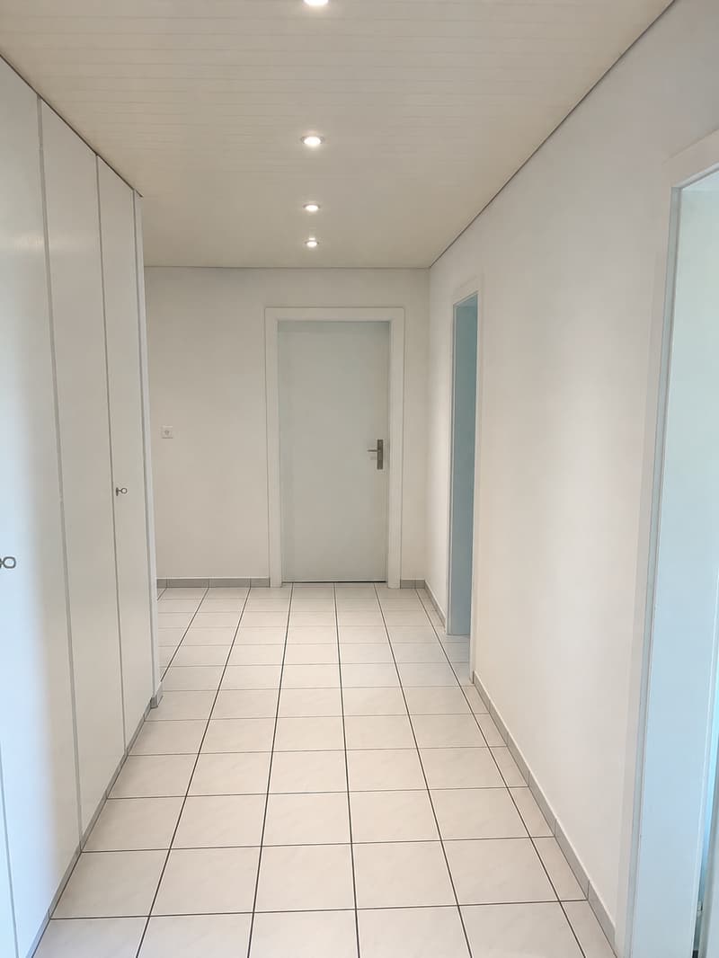 Helle 4.5-Zimmer-Wohnung mit Balkon in ruhiger Lage in Köniz (3)