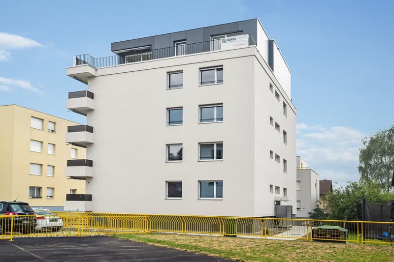 schöne 2.5-Zimmer-Attikawohnung in Zollikofen (8)