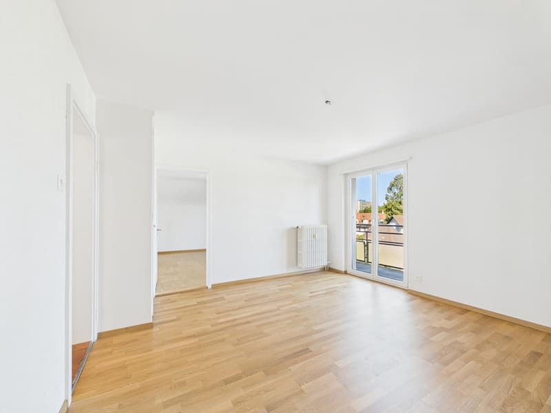 helle 2-Zimmerdachwohnung an zentraler Lage in Bern Bümpliz (5)