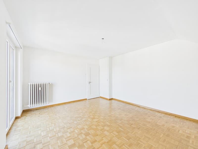 helle 2-Zimmerdachwohnung an zentraler Lage in Bern Bümpliz (8)