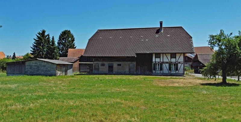 Über 2'300 m² Bouland a idealer Lag (8)
