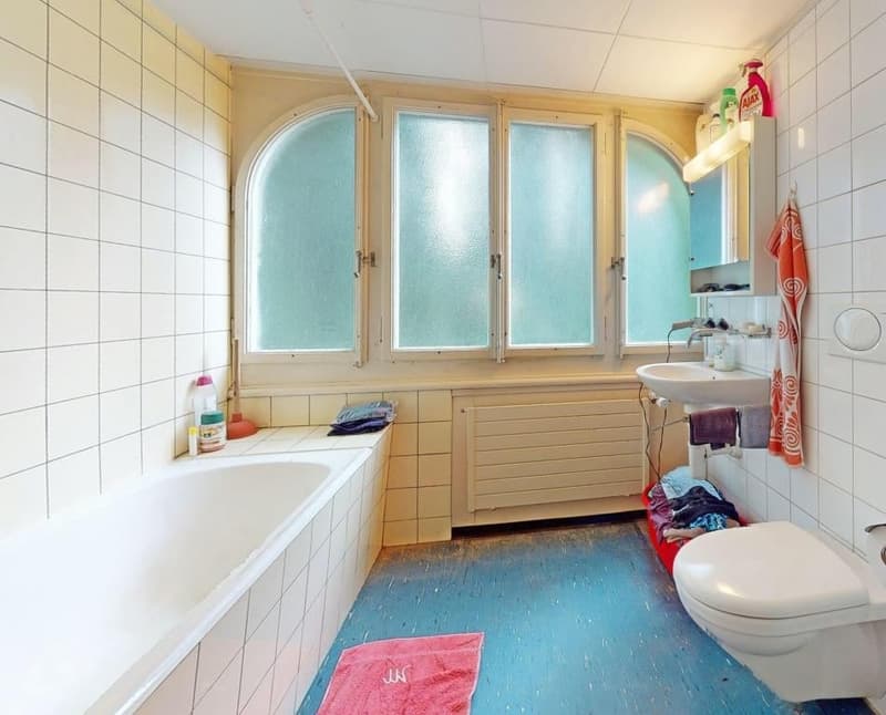 Badezimmer der Wohnung im Hochparterre