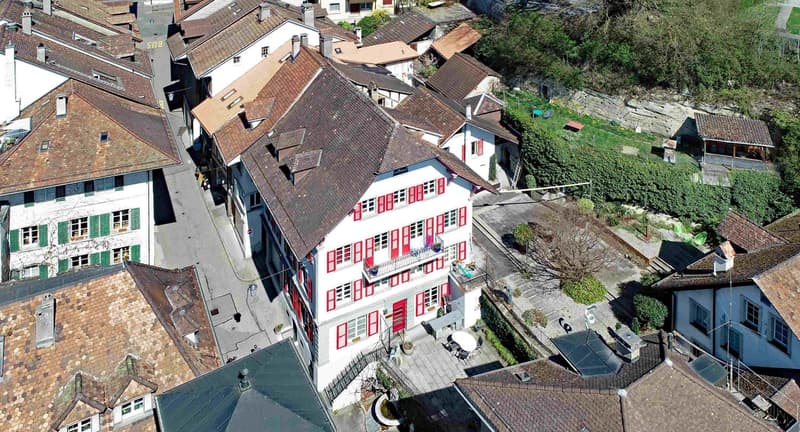 Ä ehrwürdigi Autstadt-Liegeschaft mit huufe Potenzial und ere ärdeschöne Gartealag (6)