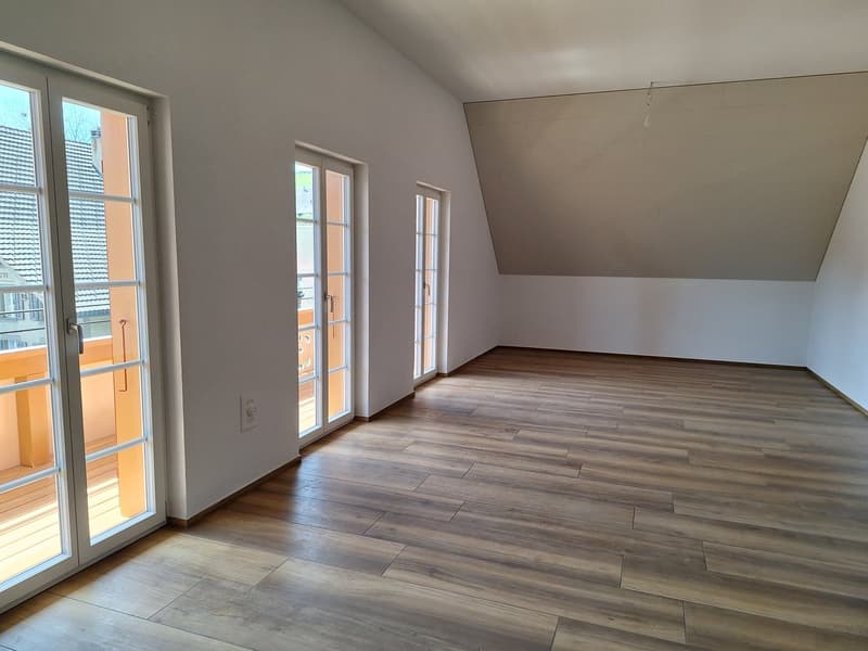 Ampio appartamento di 3,5 locali con balcone a Eriswil (4)