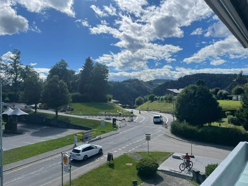 Moderne 1.5-Zimmer-Wohnung mit Balkon und schöner Aussicht in Wolhusen (9)