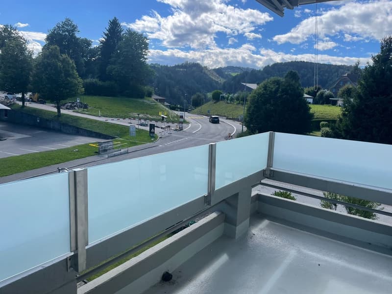 Moderne 1.5-Zimmer-Wohnung mit Balkon und schöner Aussicht in Wolhusen (11)