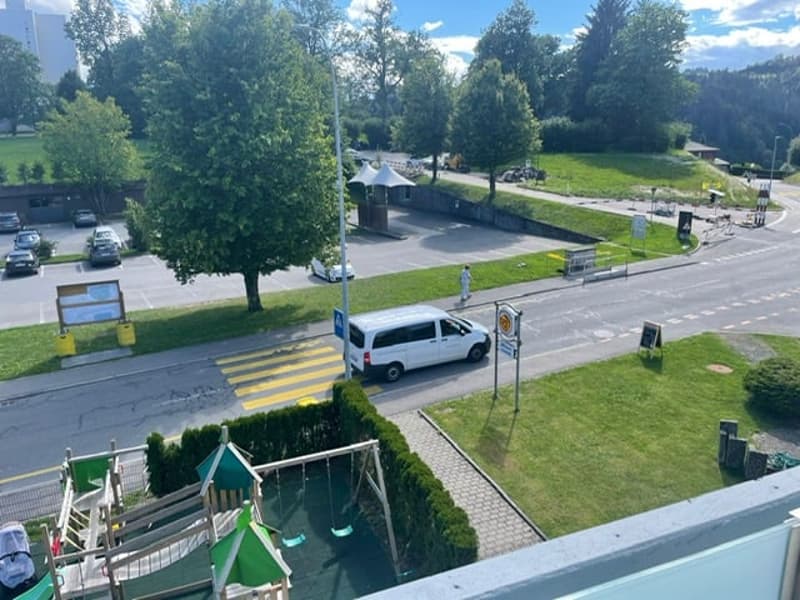 Moderne 1.5-Zimmer-Wohnung mit Balkon und schöner Aussicht in Wolhusen (10)
