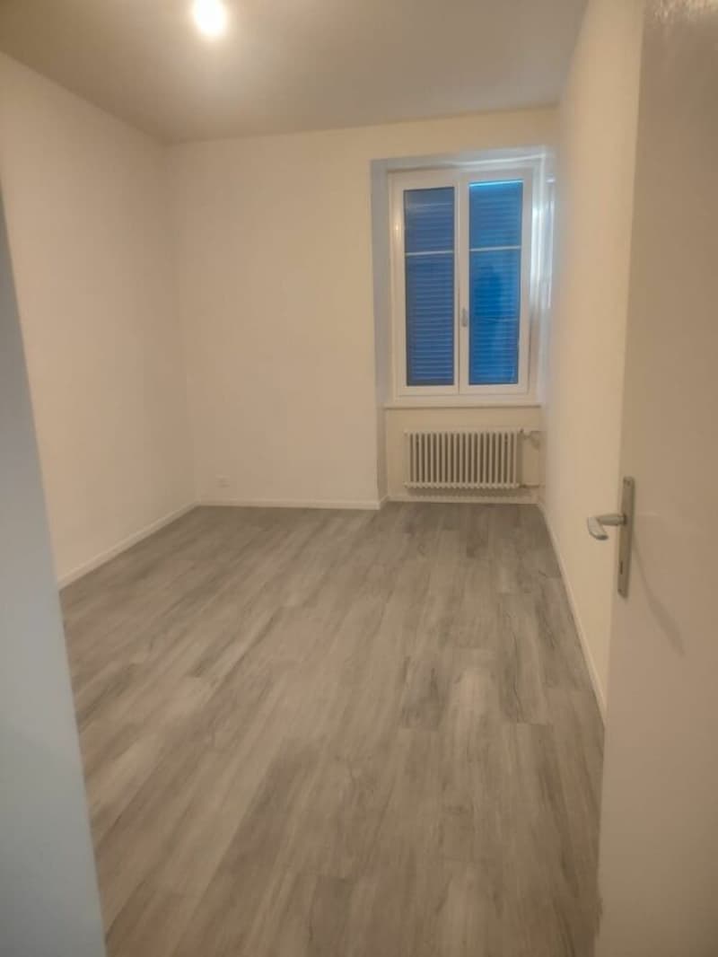 Appartement de 3 pièces au 1er étage - Rue de l'Hôtel de Ville 109, La Chaux-de-Fonds (5)
