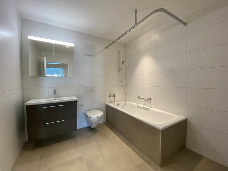 Moderne 4.5-Zimmer-Wohnung im Herzen von Flüh (7)