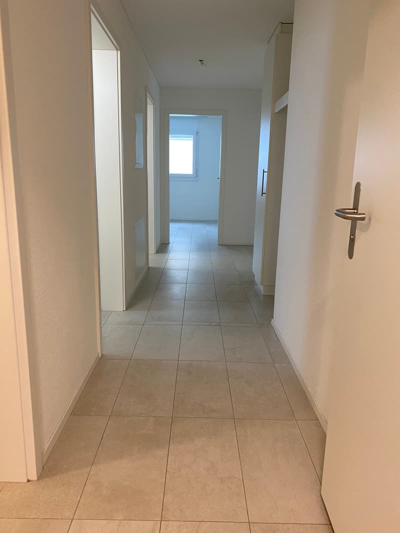 Moderne 3.5-Zimmer-Gartenwohnung mit 26 m² Sitzplatz (5)