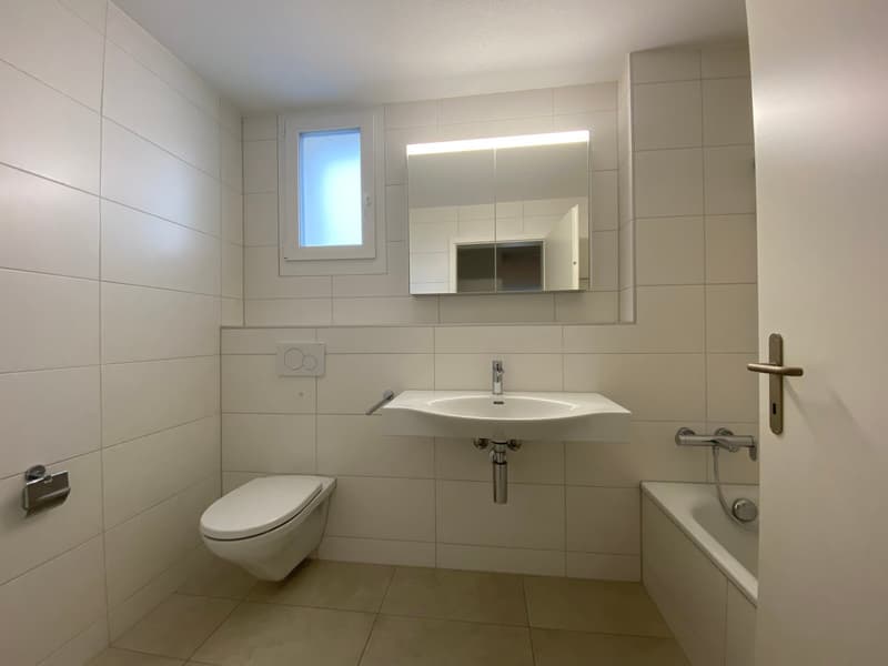 Moderne 3.5-Zimmer-Gartenwohnung mit 26 m² Sitzplatz (11)