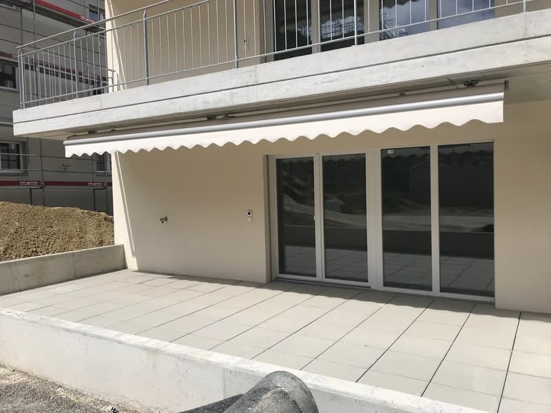 Moderne 3.5-Zimmer-Gartenwohnung mit 26 m² Sitzplatz (4)