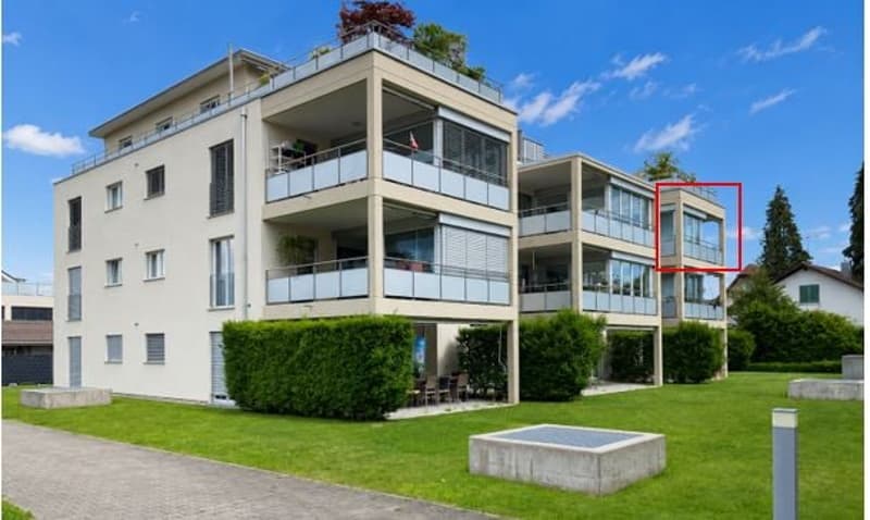 Moderne 4.5-Zimmer-Wohnung mit Wintergarten, Balkon & Whirlpool (2)