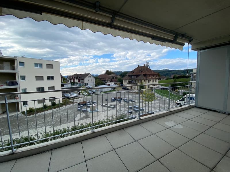 Moderne 2.5-Zimmer-Wohnung mit Balkon in Safenwil (14)