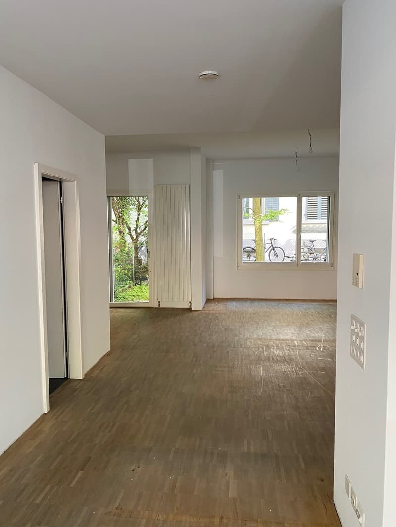 Frisch gestrichen + Boden neu gemacht - Büro/Laden/Gewerberaum ca. 76 m3 im Kreis 3 - ab sofort (2)